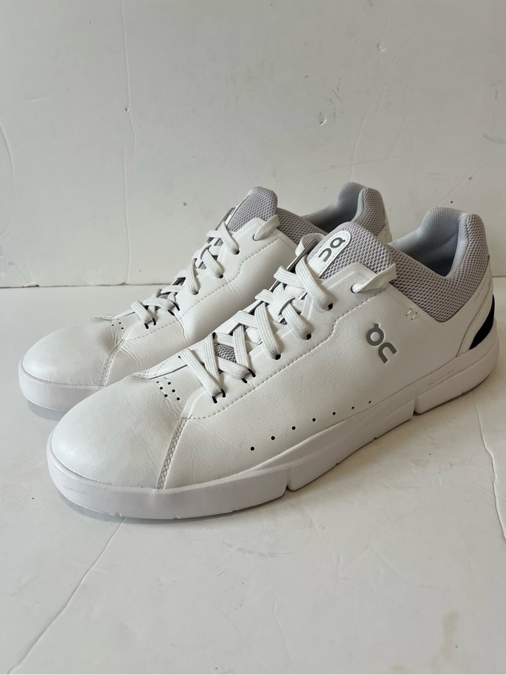 On Running THE ROGER Advantage White Low-Top casual tennis Sneakers Men Size 12